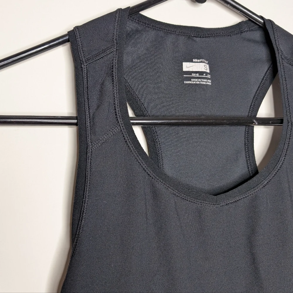 Nike Fit Dry Women's Black Racerback Athletic Workout Summer Tank Top Size Small